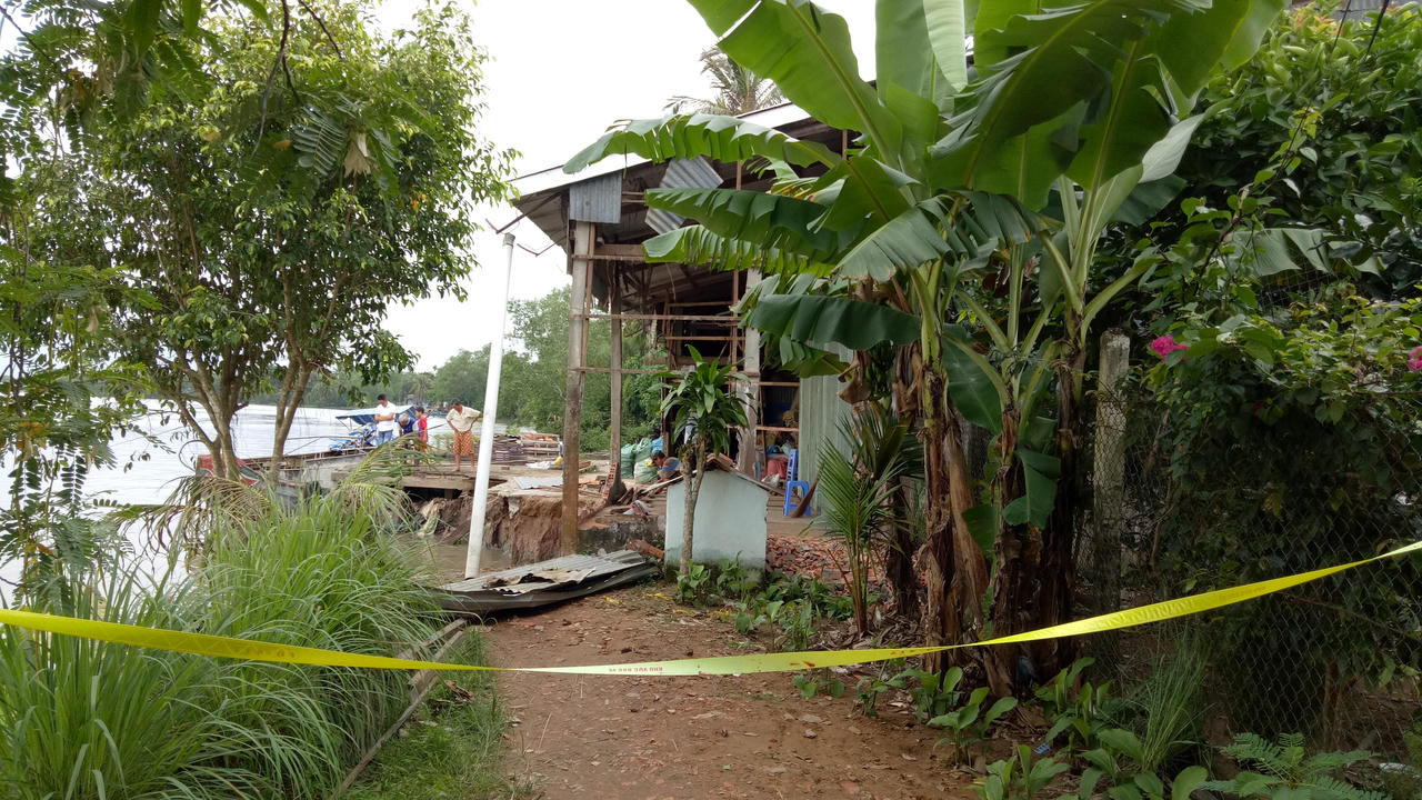 Cần Thơ một buổi sáng sạt lở 2 nơi, thiệt hại hàng trăm triệu đồng