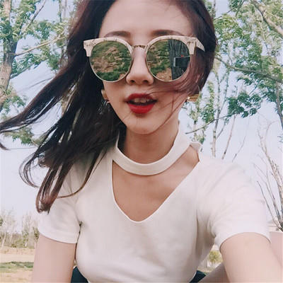 Kết quả hình ảnh cho Áo thun choker Châu Âu