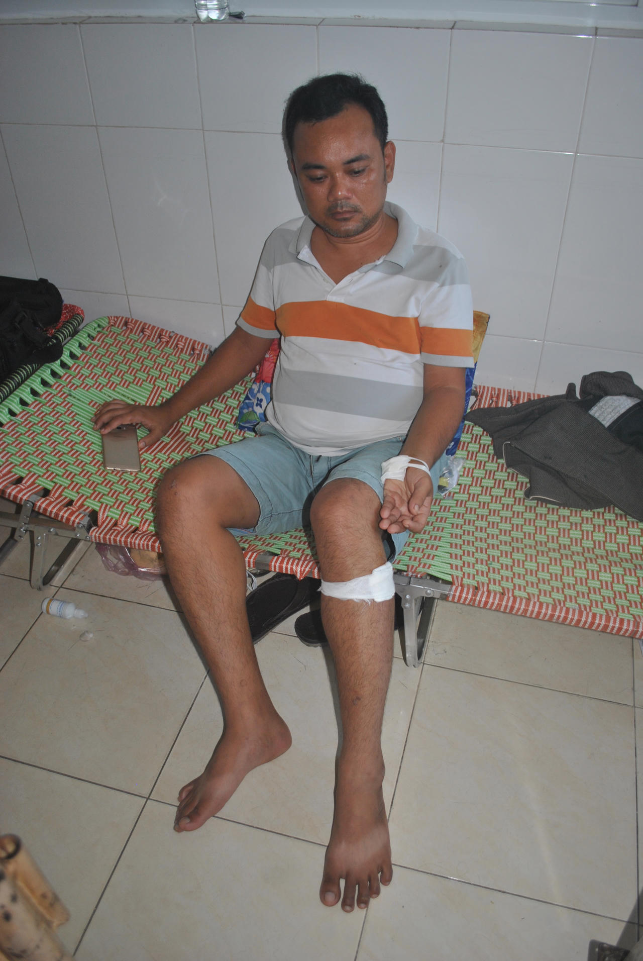 Giành vận chuyển bệnh nhân, con trai cán bộ y tế chém người