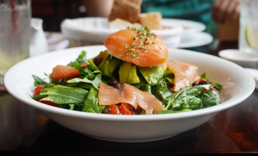 Nhung nha hang mang dam phong cach Phap tai Sai Gon hinh anh 3