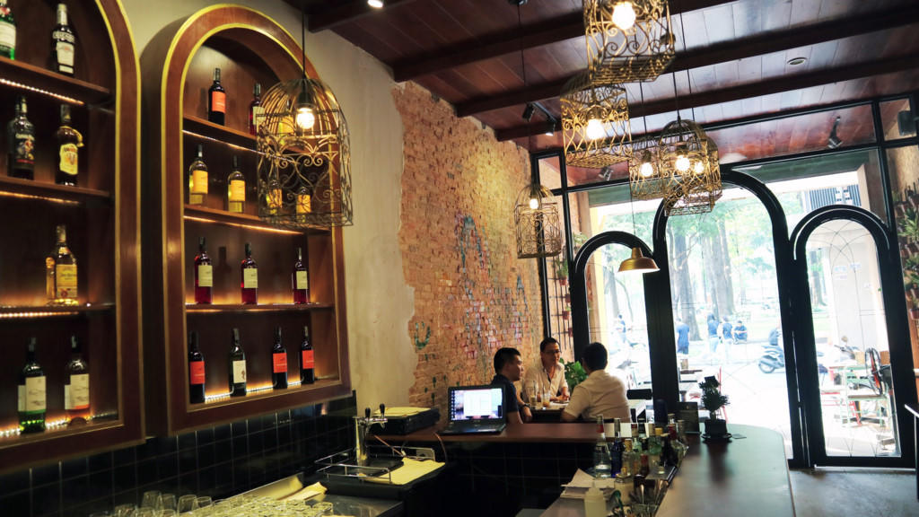 Nhung nha hang mang dam phong cach Phap tai Sai Gon hinh anh 4