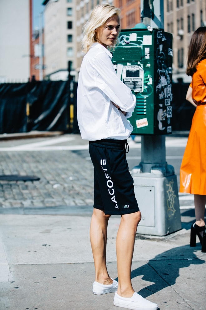 Những cách biến quần thể thao trở nên sành điệu