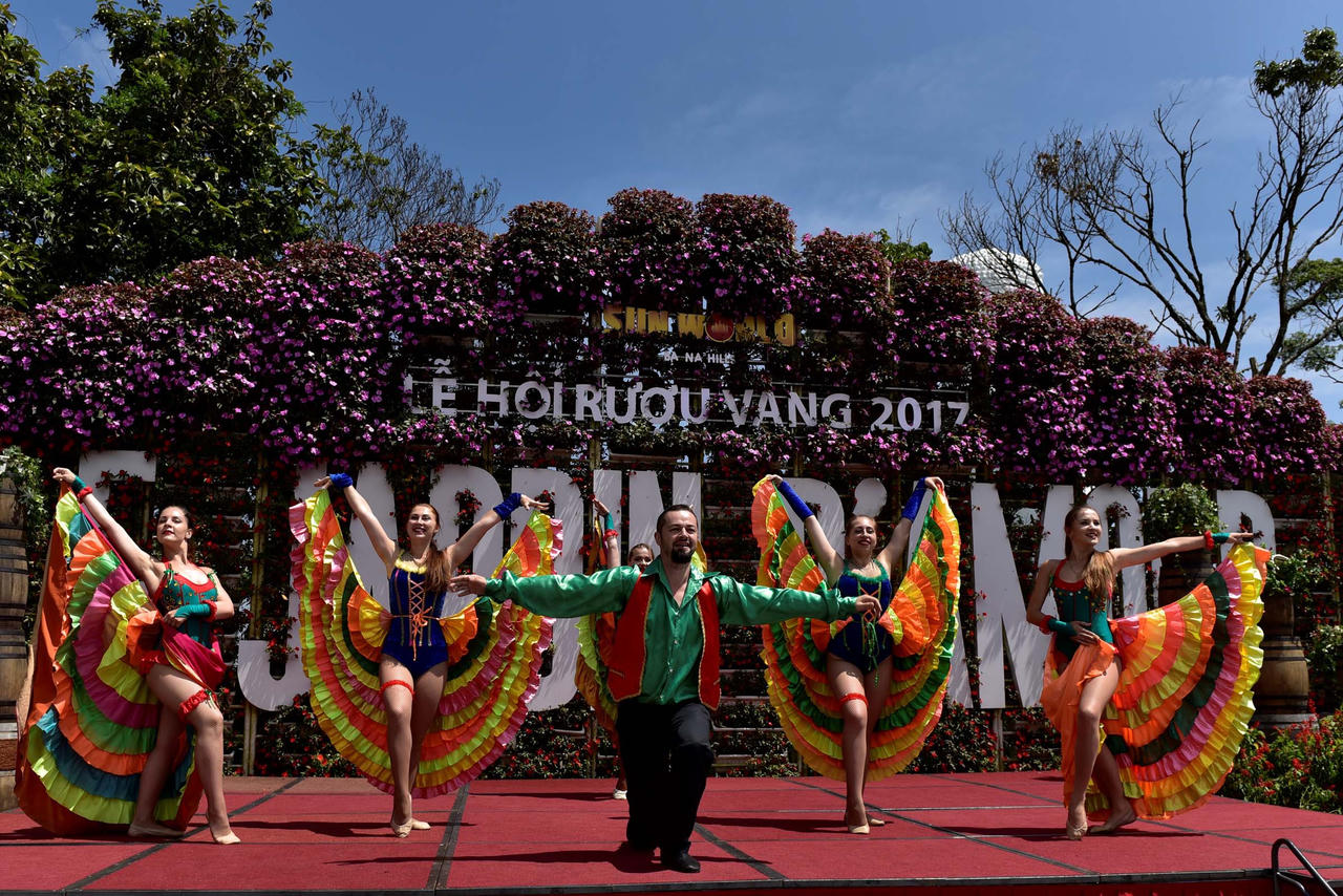 Vui quên lối về tại Lễ hội rượu vang Sun World Ba Na Hills 2017