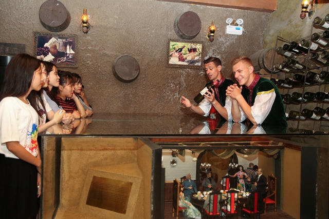 Vui quên lối về tại Lễ hội rượu vang Sun World Ba Na Hills 2017