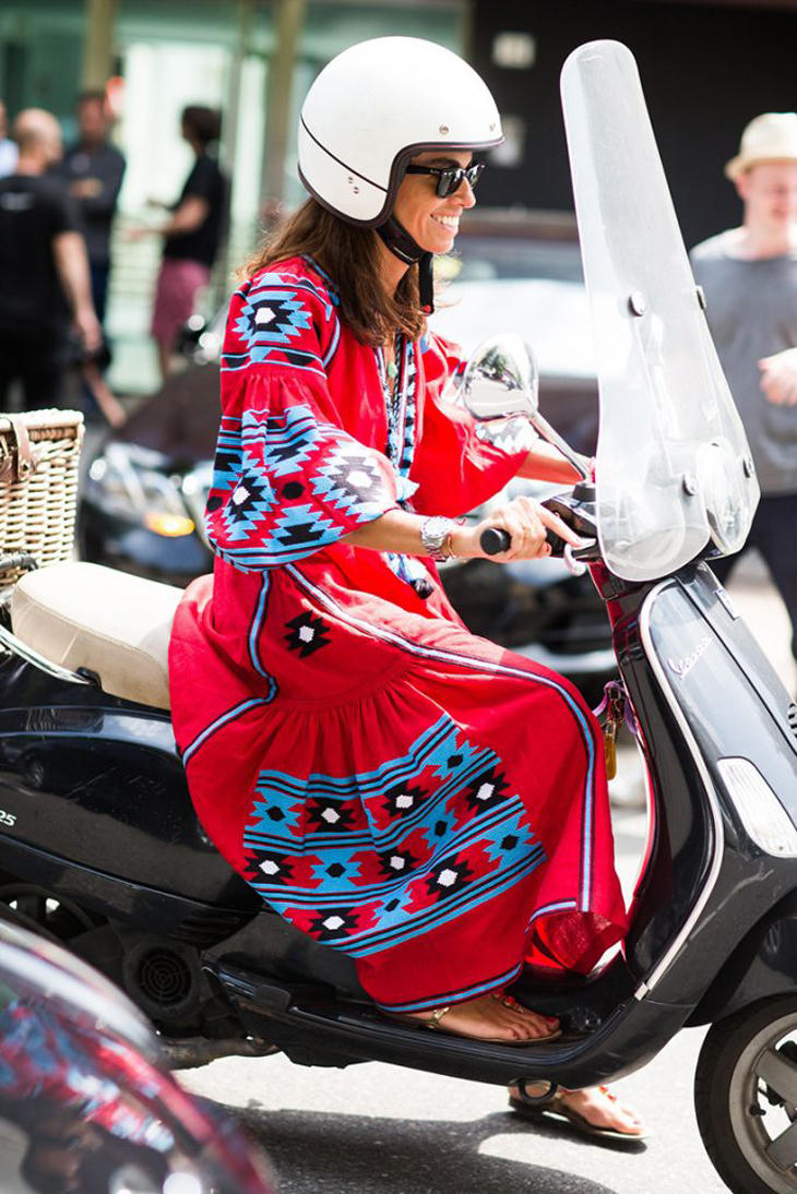 6 món đồ thời trang du lịch hè không bao giờ lỗi mốt