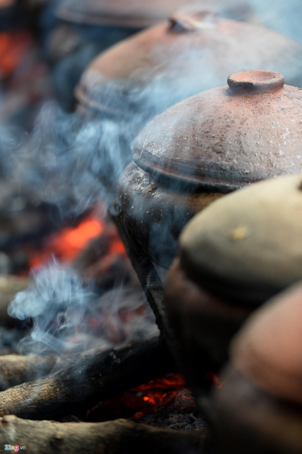 Làng niêu đất “bán xương, nuôi thịt”