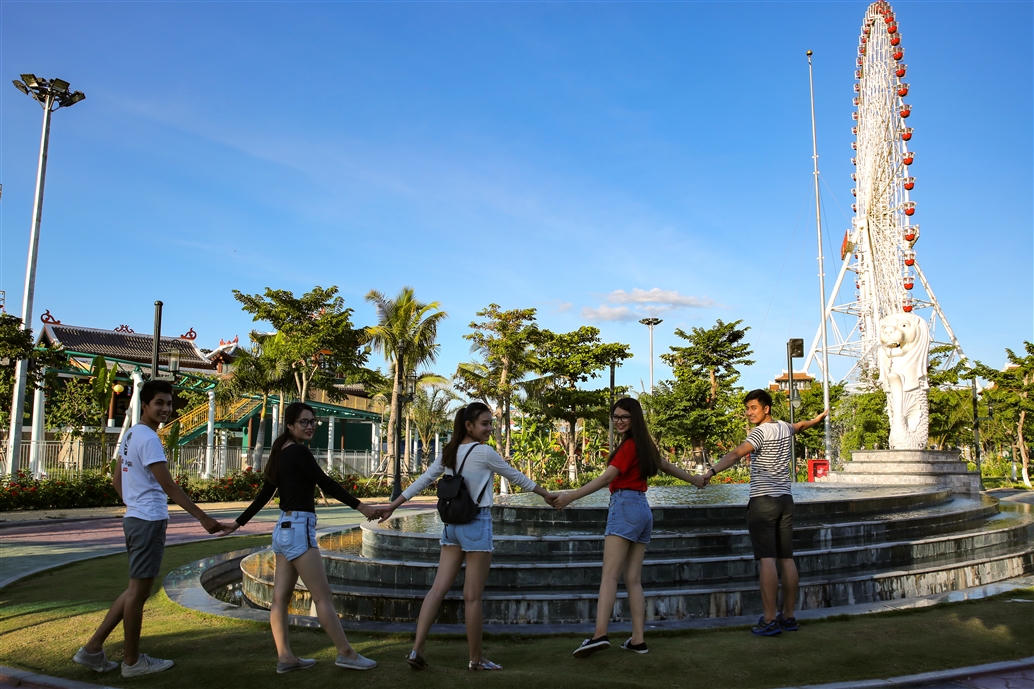 Chỉ với 150 ngàn đồng, sinh viên được chơi thả ga tại Sun World Danang Wonders (Asia Park)