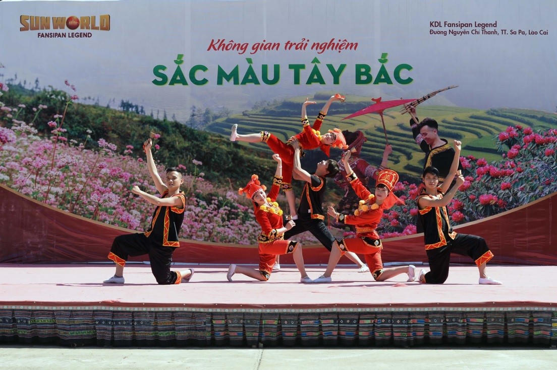 Khám phá vườn hoa hồng Pháp cổ ở Fansipan Legend