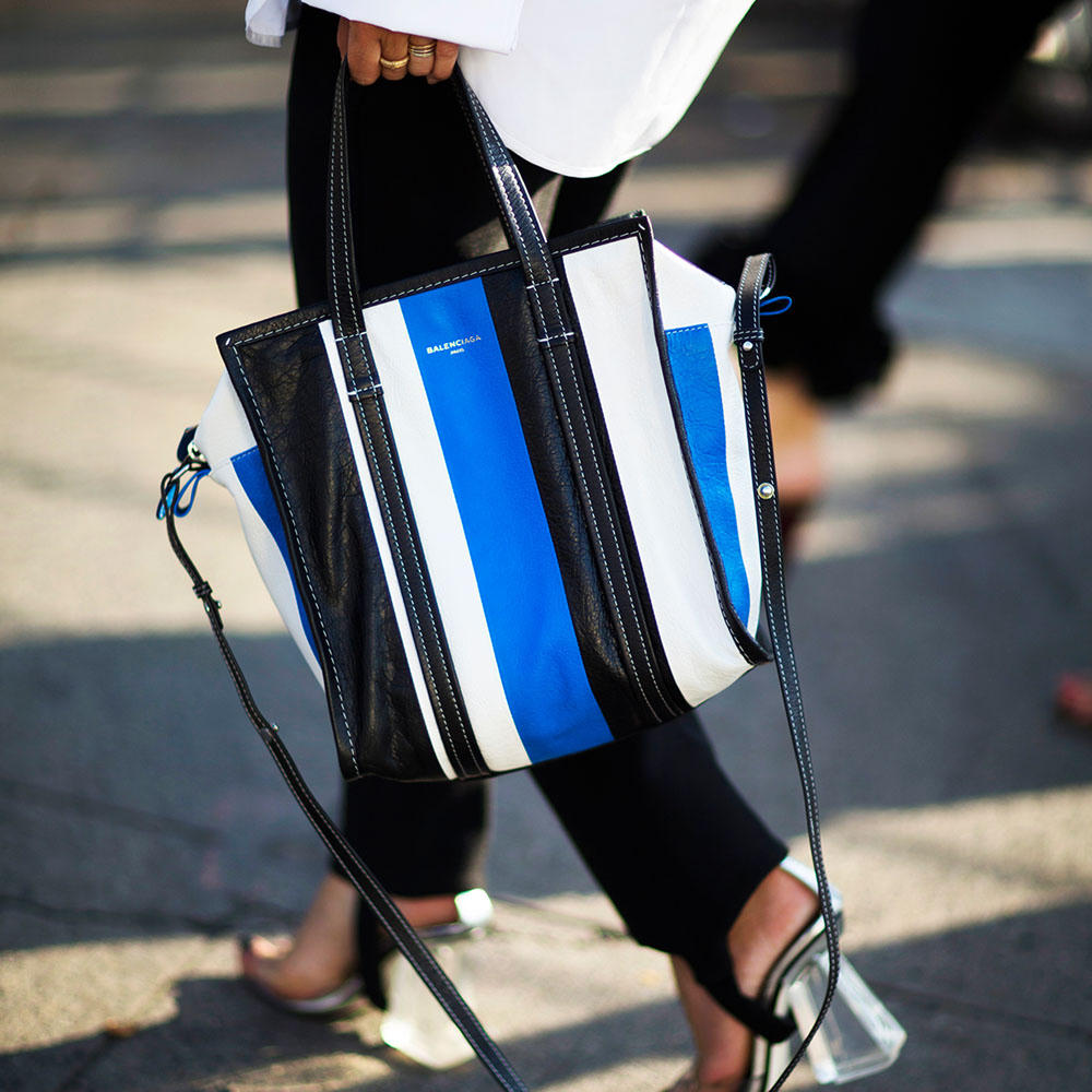 Chiếc túi thời trang năm 2017 đang được giới trẻ săn đón