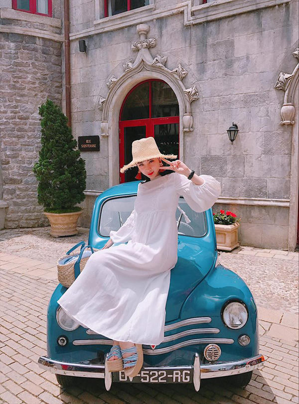 nhung-kieu-dam-trang-hop-mot-cho-ngay-he