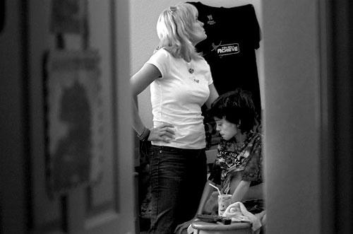 Câu chuyện mẹ chăm con ung thư lay động hàng triệu người: Khi niềm hy vọng cứ lụi dần