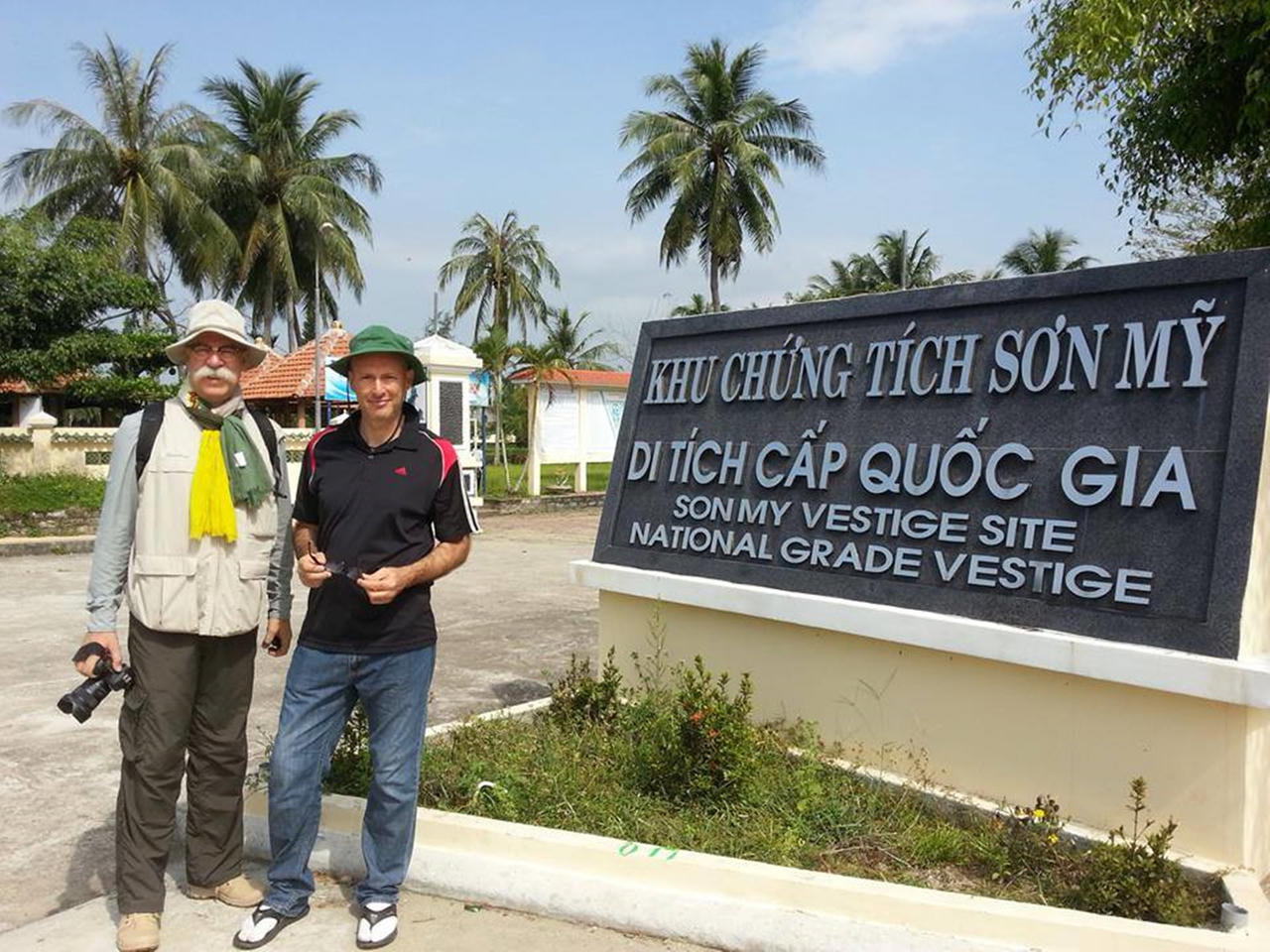 Nỗi đau làm nên chuyện cổ tích ở "làng thảm sát” 