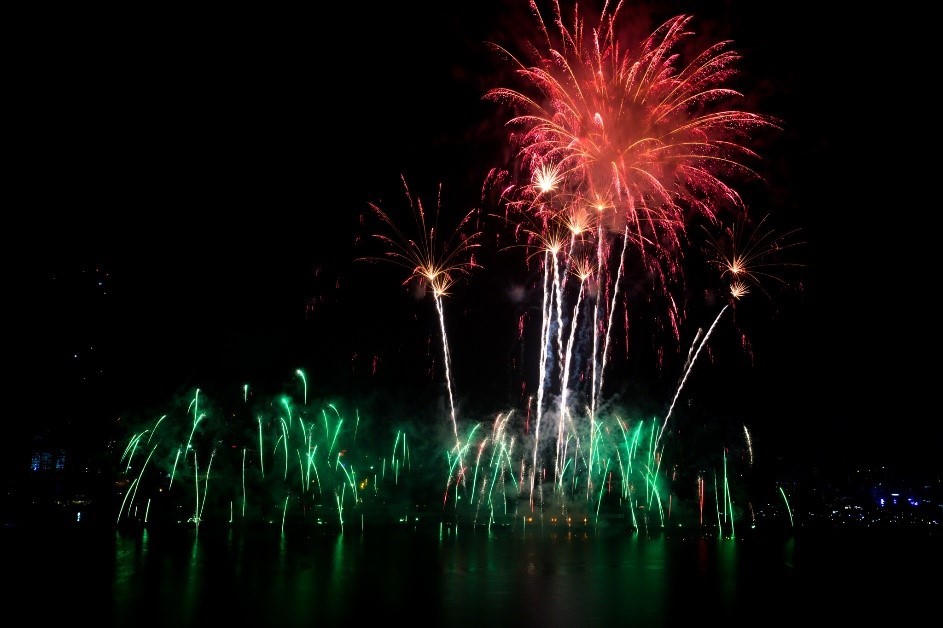 Nhìn lại những màn pháo hoa ngoạn mục sau 4 đêm thi DIFF 2017