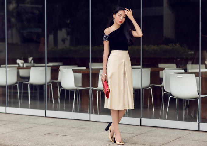 thuy-tien-sanh-dieu-xuong-pho-voi-tui-xach-hieu-6