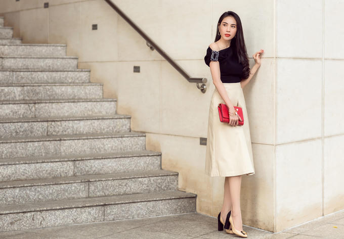 thuy-tien-sanh-dieu-xuong-pho-voi-tui-xach-hieu-7