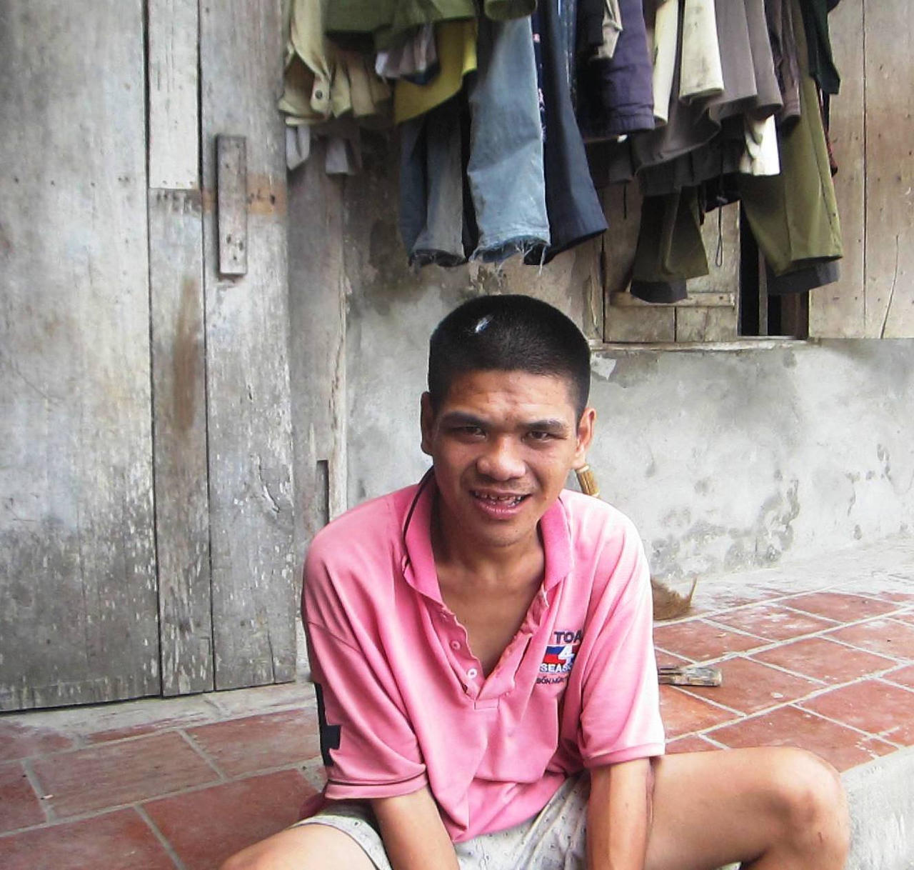 Hành động “cực chẳng đã” của người 20 năm khổ vì đàn con tâm thần