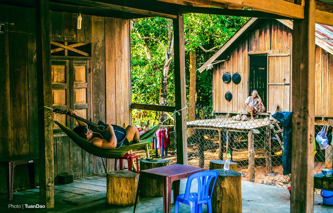 co-mot-buon-don-khac-rat-tinh-va-yen-binh-1