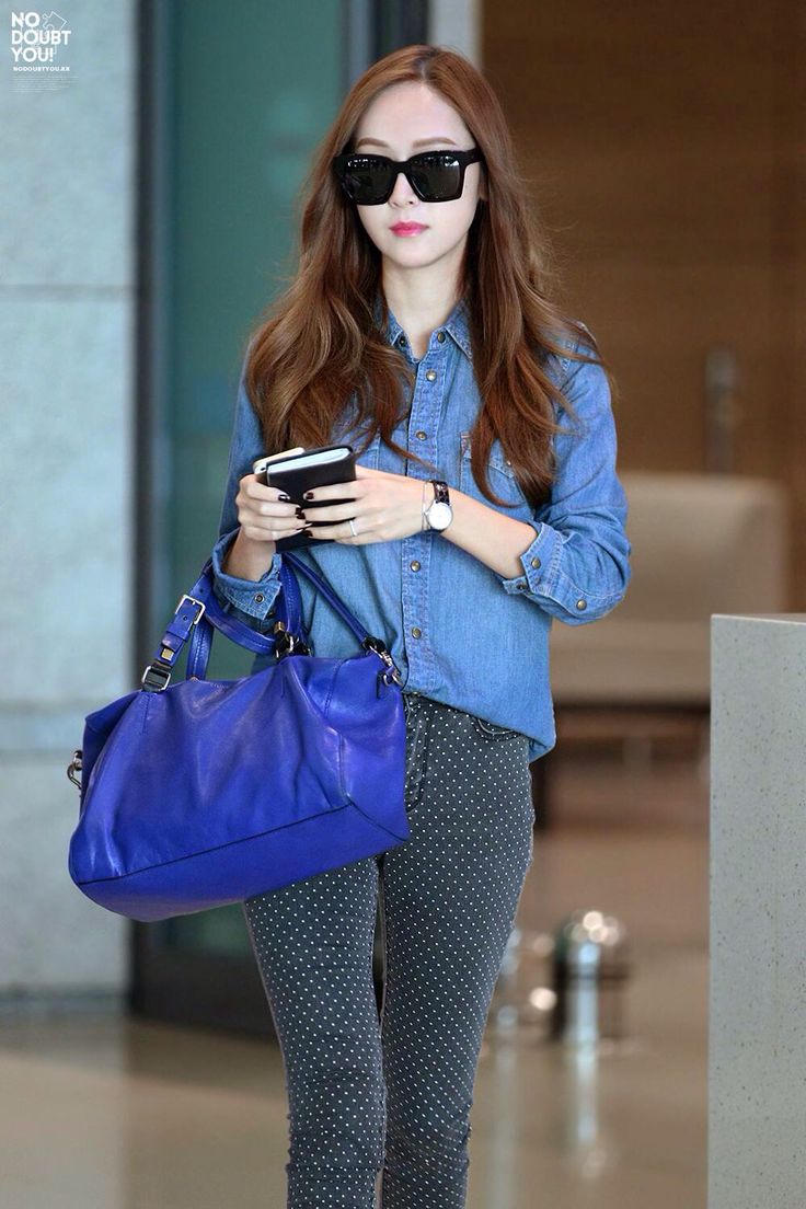 Thời trang sân bay của “nữ hoàng băng giá” Jessica