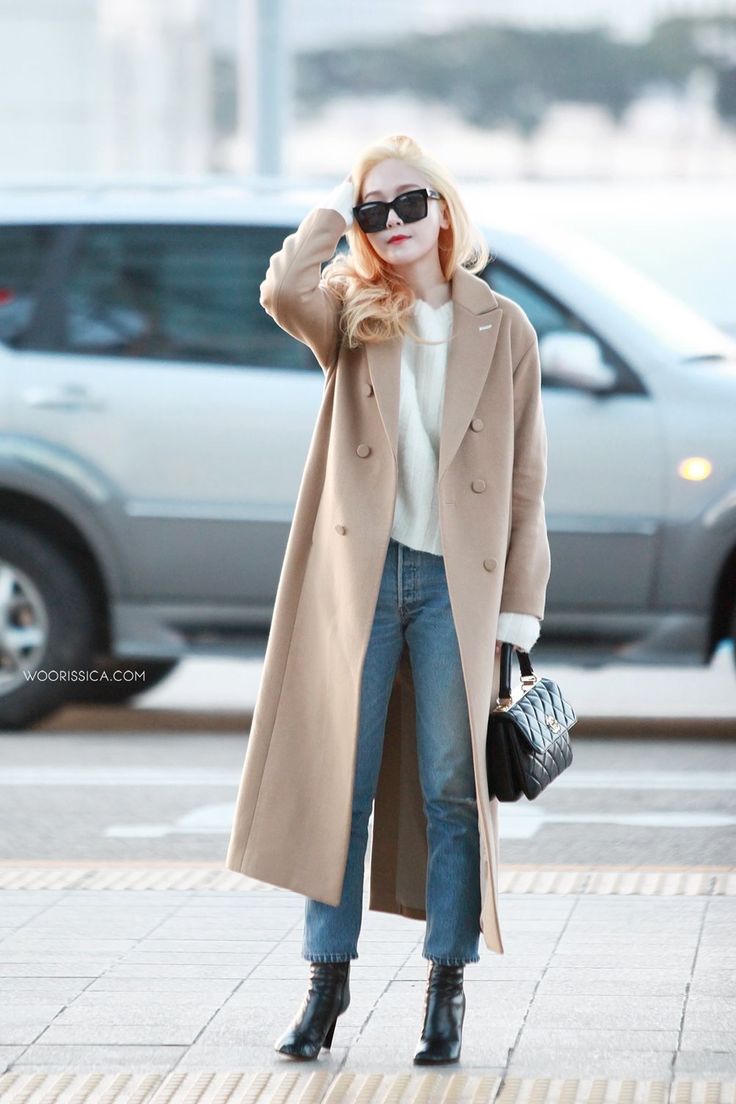 Thời trang sân bay của “nữ hoàng băng giá” Jessica