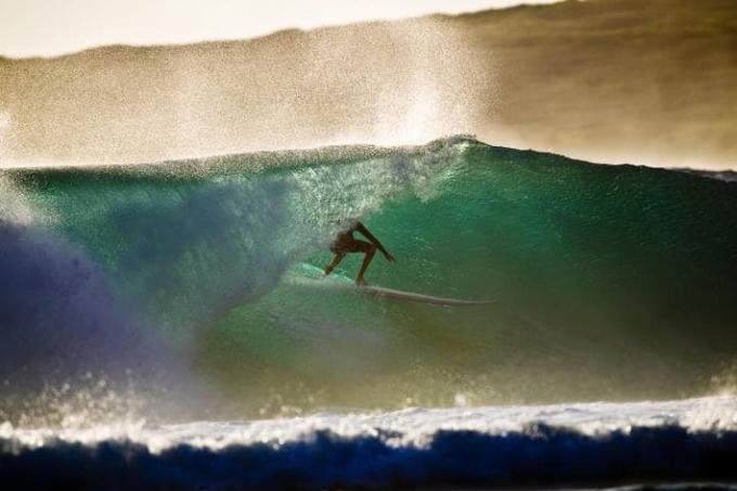 10 bãi biển nguy hiểm nhất thế giới