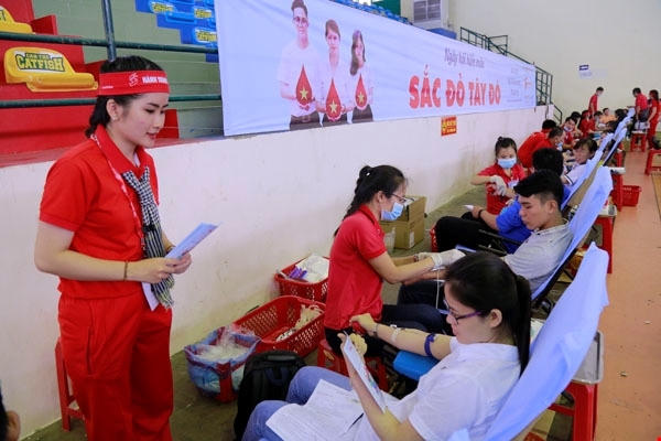 Cần Thơ tiếp nhận gần 1.000 đơn vị máu từ ngày hội 'Sắc đỏ Tây Đô'