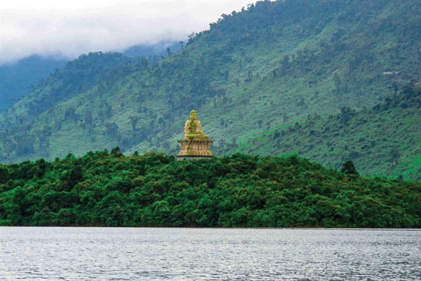 Bach Ma dep hoang so va diu mat quanh nam