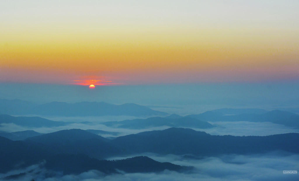 Ngam tron 'bien may, song sao' chi cach Ha Noi 150 km hinh anh 8