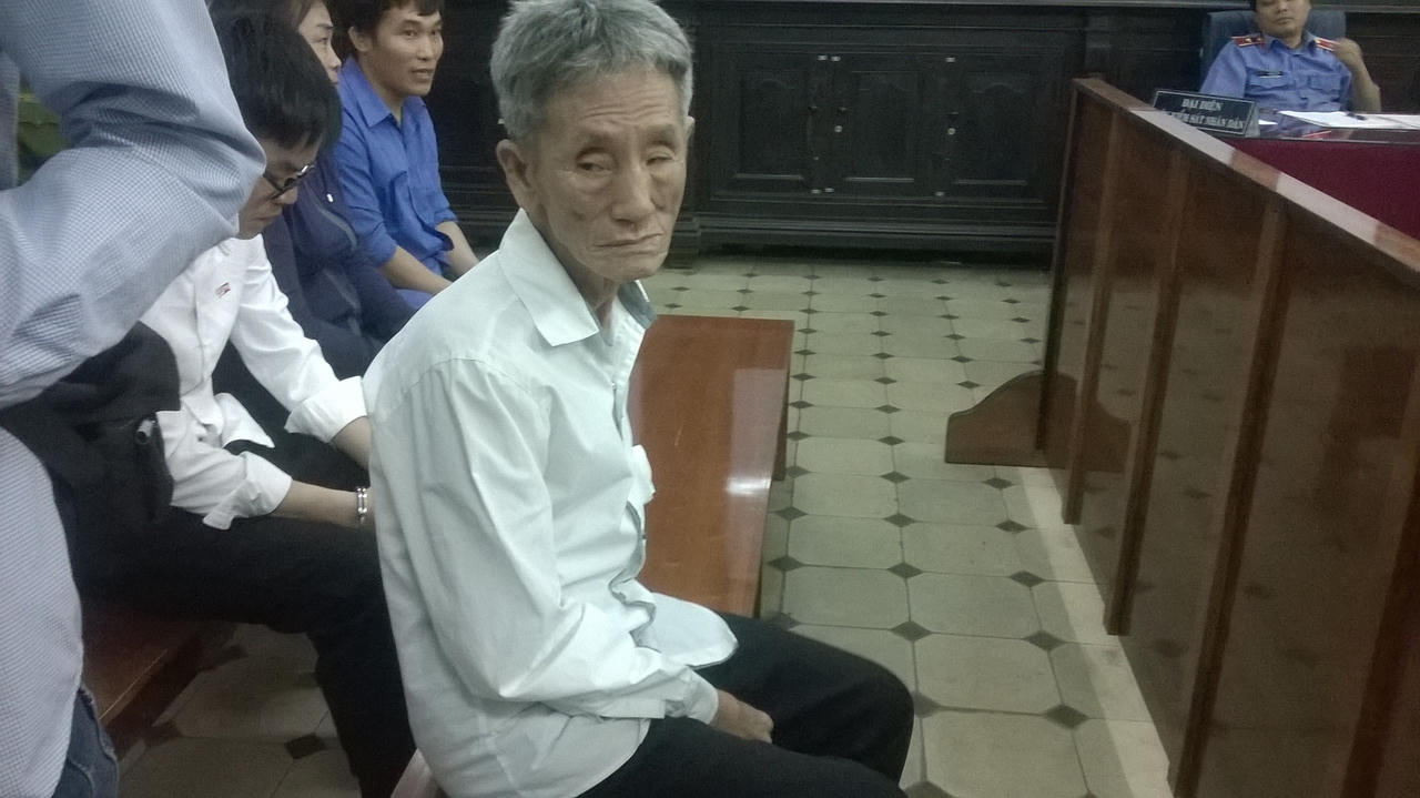 Mục đích nhói lòng phía sau lời xin giảm án cho ông lão U70 xâm hại bé gái mồ côi