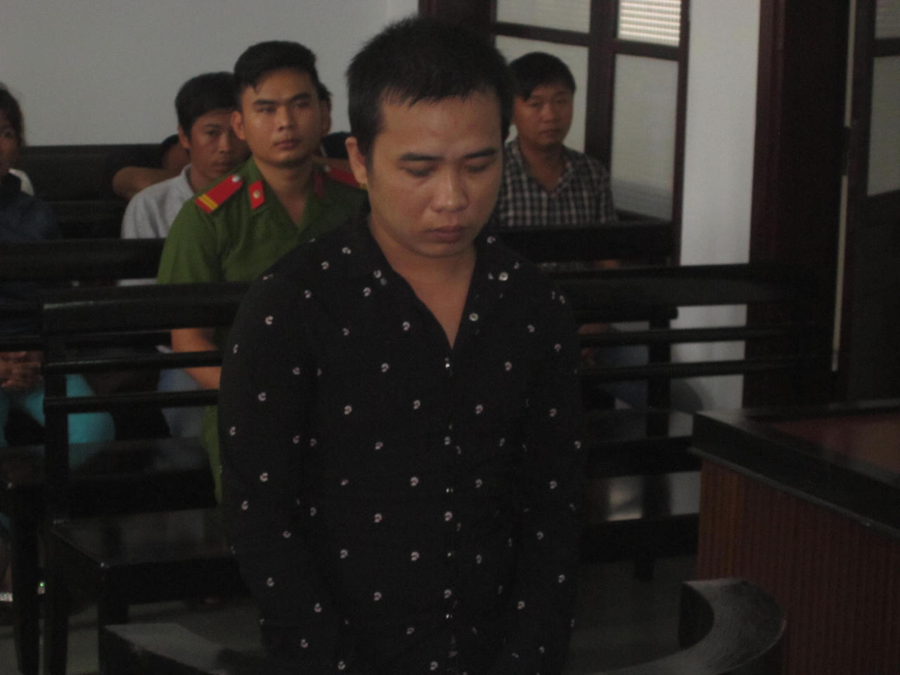 Cẩn trọng với bẫy tình trên mạng facebook