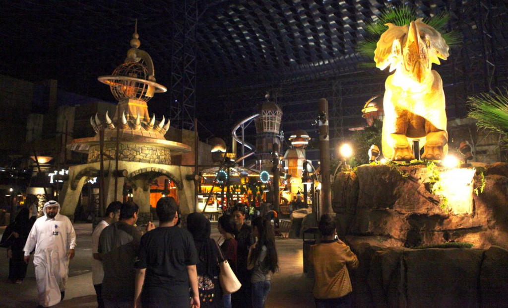 Ben trong cong vien giai tri trong nha 1 ty USD cua Dubai hinh anh 14