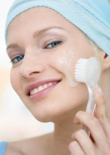 Mẹo làm đẹp độc đáo với bàn chải đánh răng