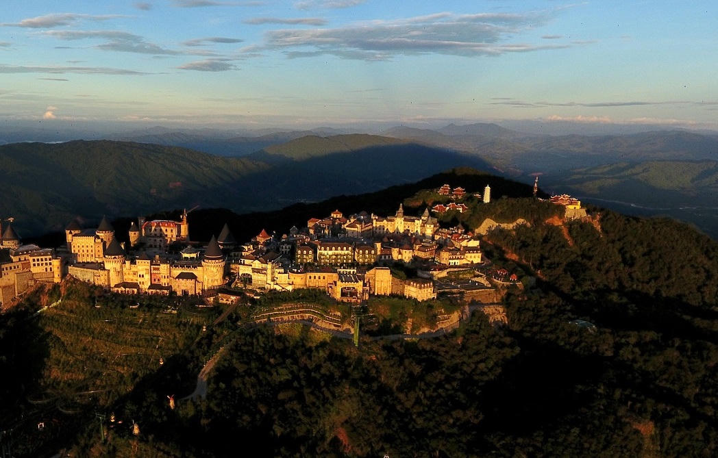 Sun World Ba Na Hills ba lần liên tiếp nhận danh hiệu “Khu du lịch hàng đầu Việt Nam”