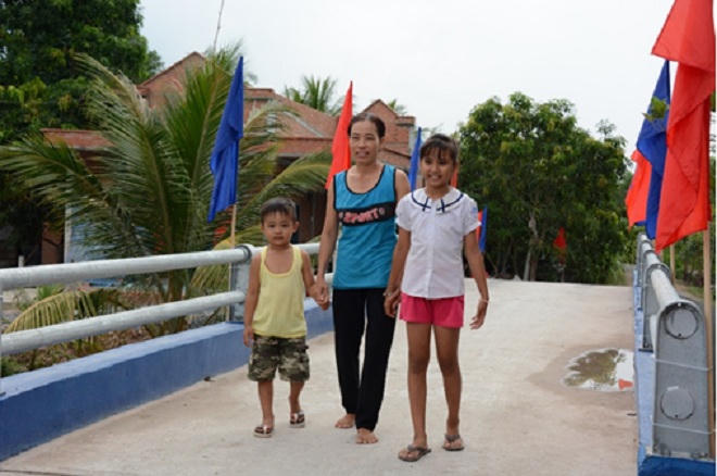 Nối những niềm vui đôi bờ