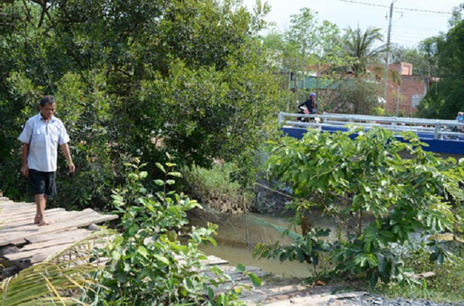 Nối những niềm vui đôi bờ