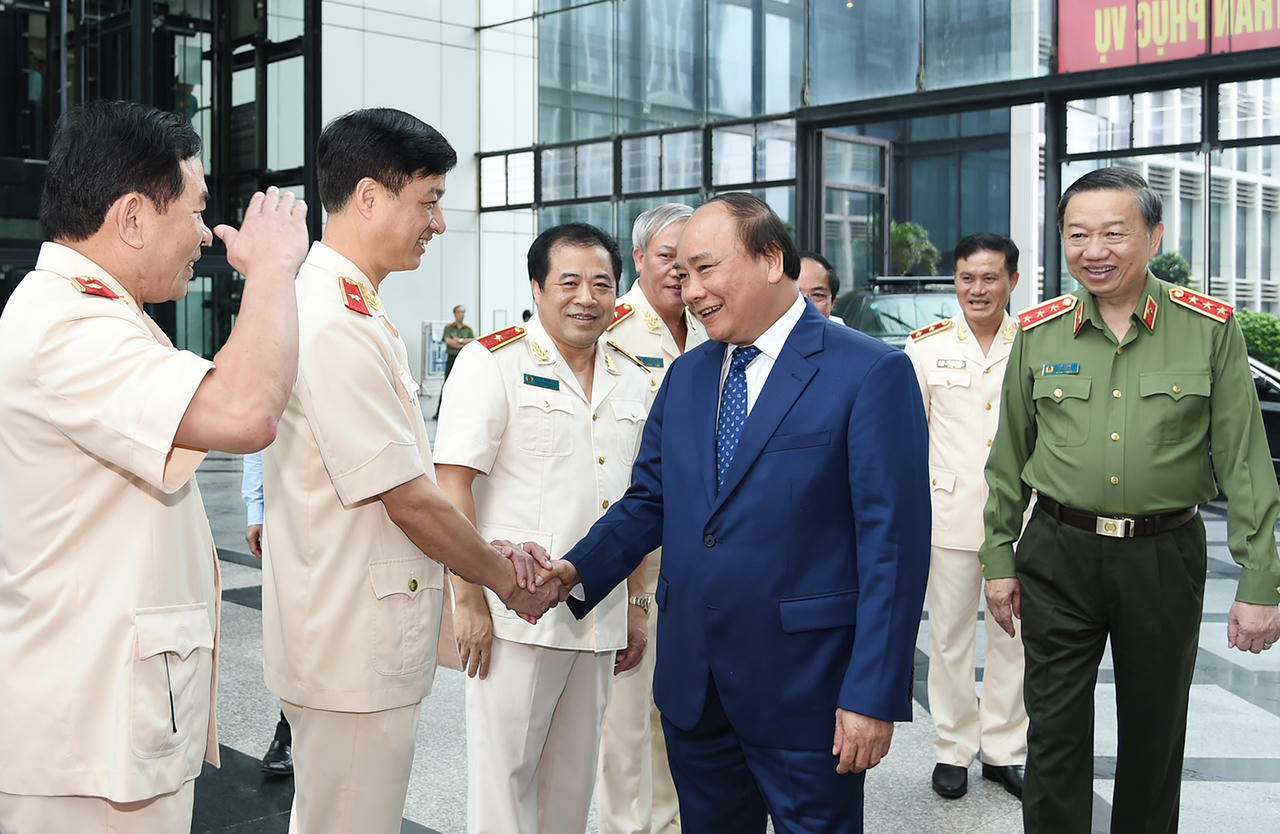 Thủ tướng Nguyễn Xuân Phúc giao 5 nhiệm vụ cho lực lượng cảnh sát