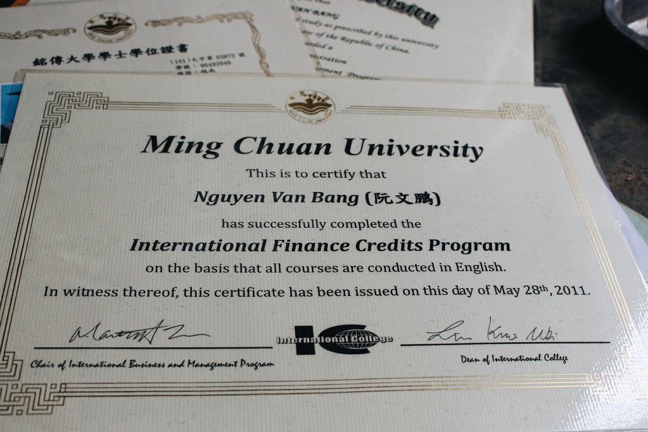 Cử nhân quốc tế không xin được việc, phát bệnh tâm thần, gây án giết người