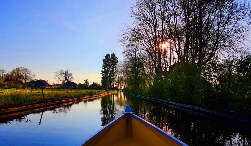 Khach Viet ngan ngo truoc ngoi lang co tich dep nhat the gioi hinh anh 14