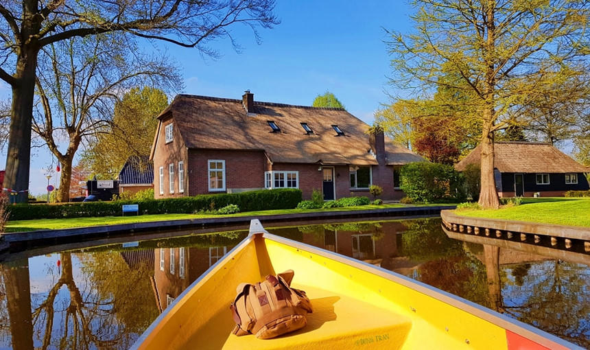 Khach Viet ngan ngo truoc ngoi lang co tich dep nhat the gioi hinh anh 3