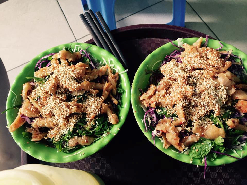 Do an vat tu ga khien thuc khach me man hinh anh 1