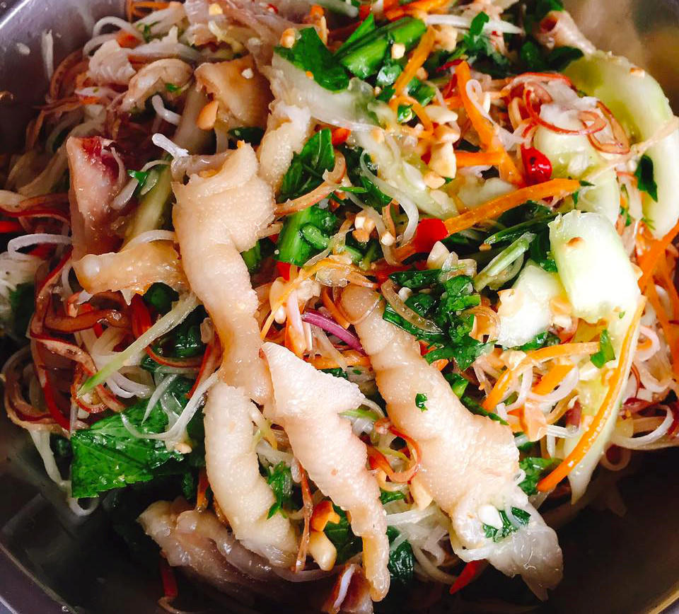 Do an vat tu ga khien thuc khach me man hinh anh 2