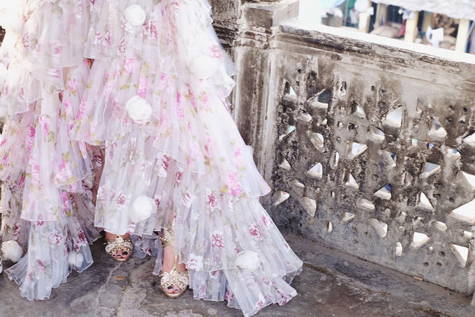 Lưu Hương Giang thay chín bộ đồ trong MV