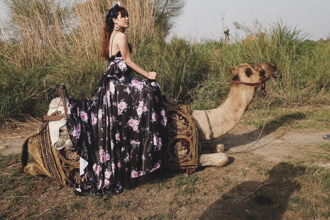 Lưu Hương Giang thay chín bộ đồ trong MV