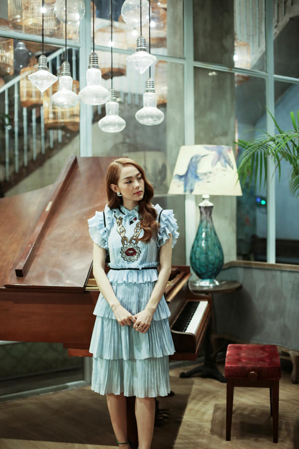 minh-hang-goi-y-mac-dep-di-tra-chieu-5