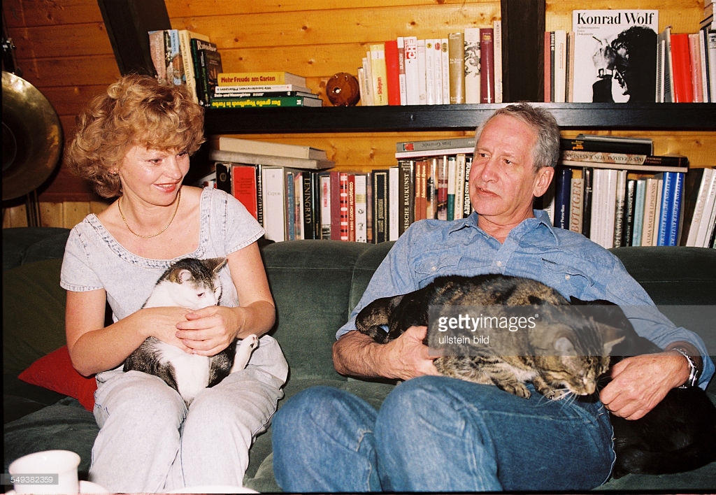 Đường dây điệp viên nam chuyên dùng tình đổi tin mật