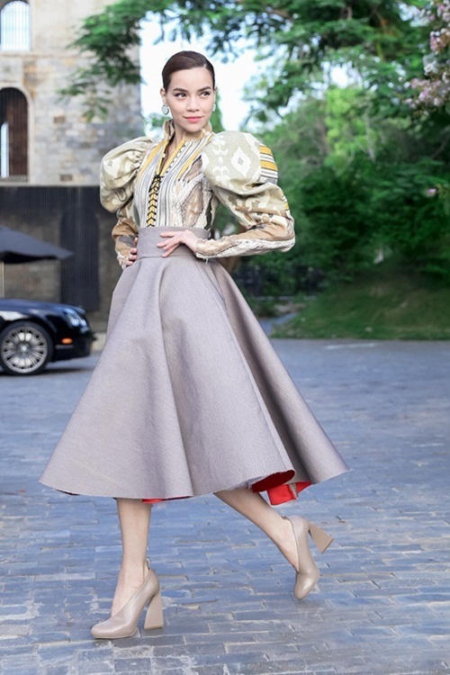 Hồ Ngọc Hà - mỹ nhân nghiện váy áo tay phồng thập niên 1980