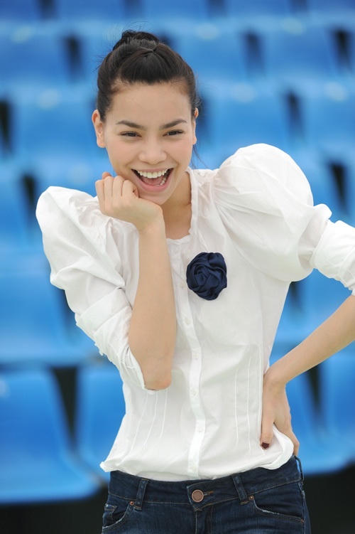 Hồ Ngọc Hà - mỹ nhân nghiện váy áo tay phồng thập niên 1980