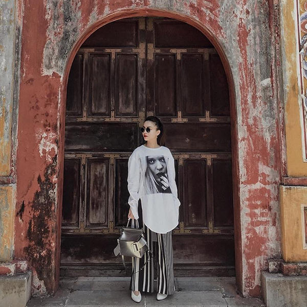 sao-viet-mix-sac-den-cuon-hut-cho-street-style-1