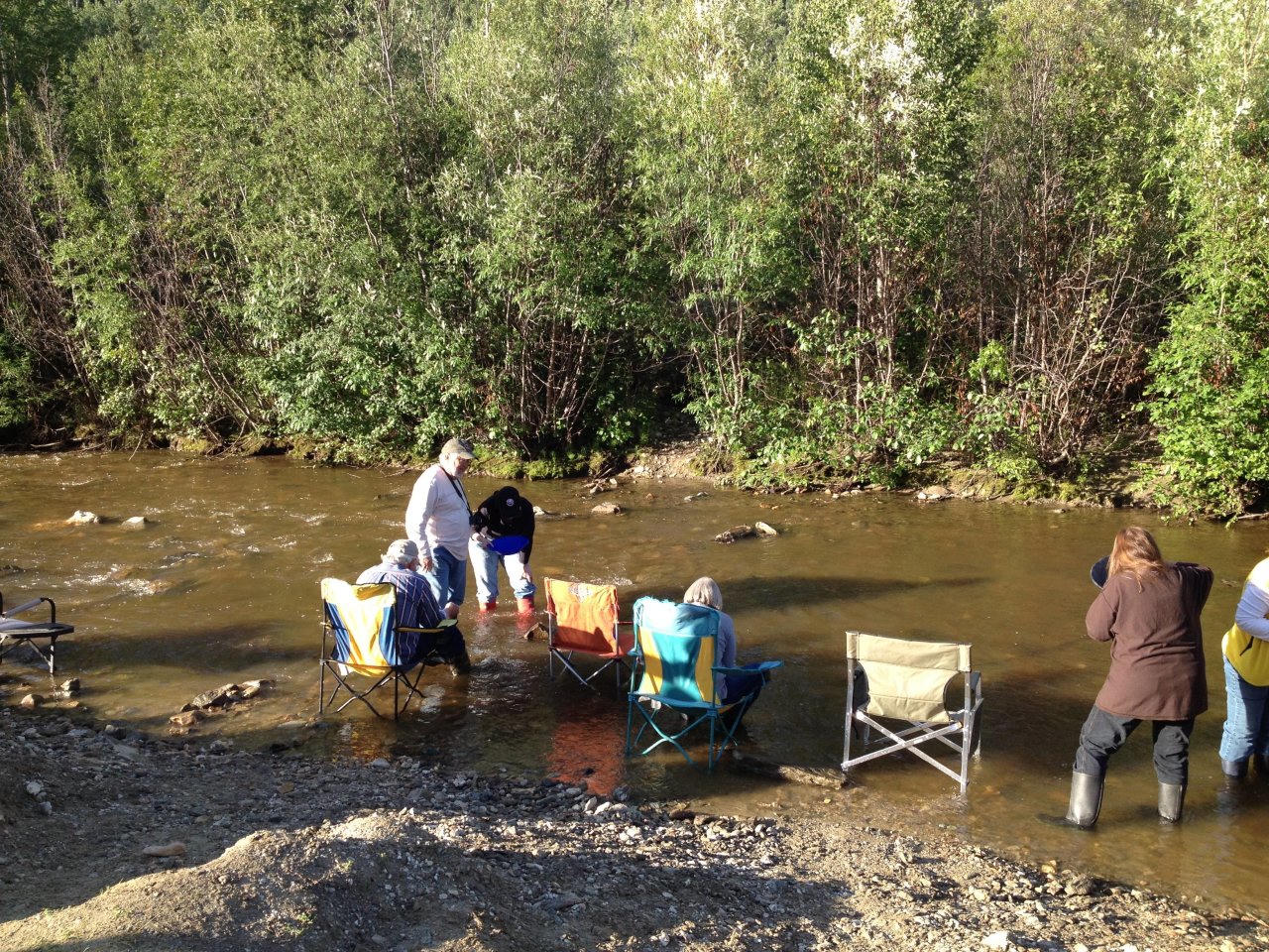 Đến xứ sở đãi vàng tìm kho báu ở Canada