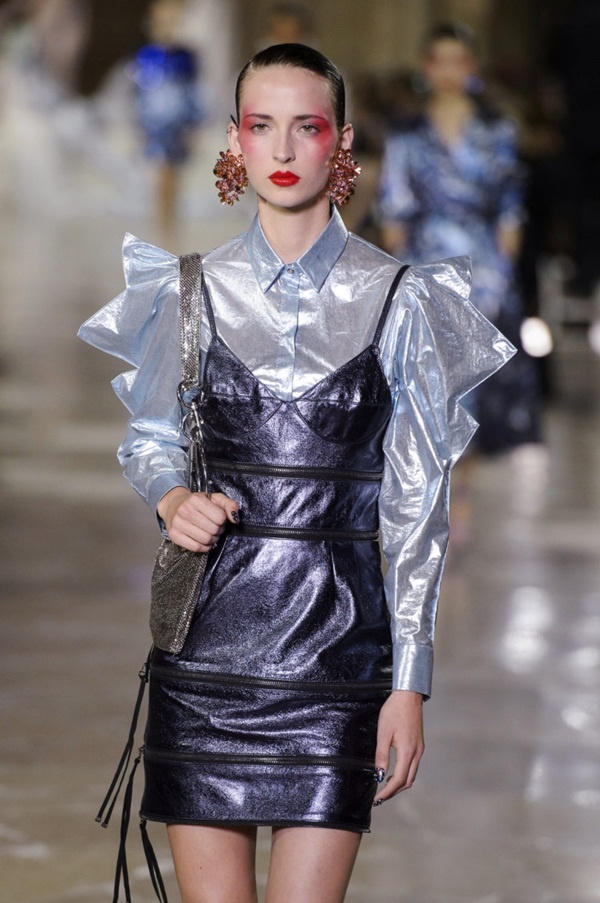 Phối đồ chuẩn với áo tay phồng, tay loe đang hot