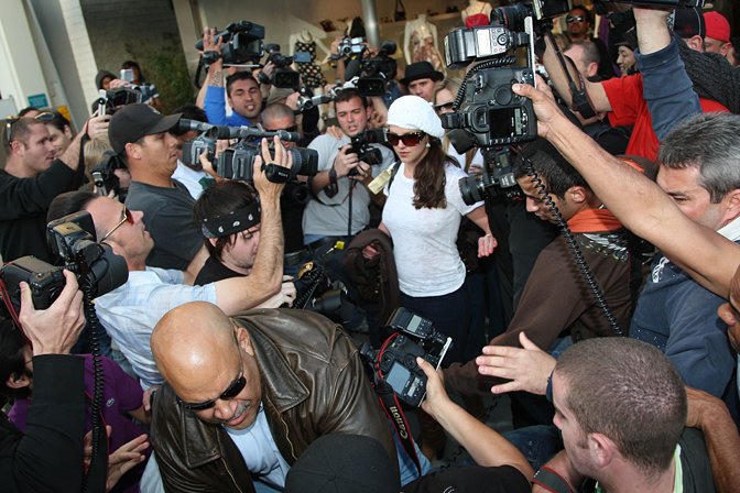 Bi hài những chuyện ngôi sao trong vòng vây paparazzi